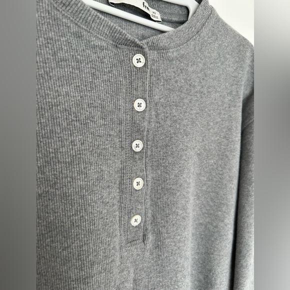 Aritzia Wilfred Free ribbed crop sweater, size XS, fits XS/S - Picture 3 of 8